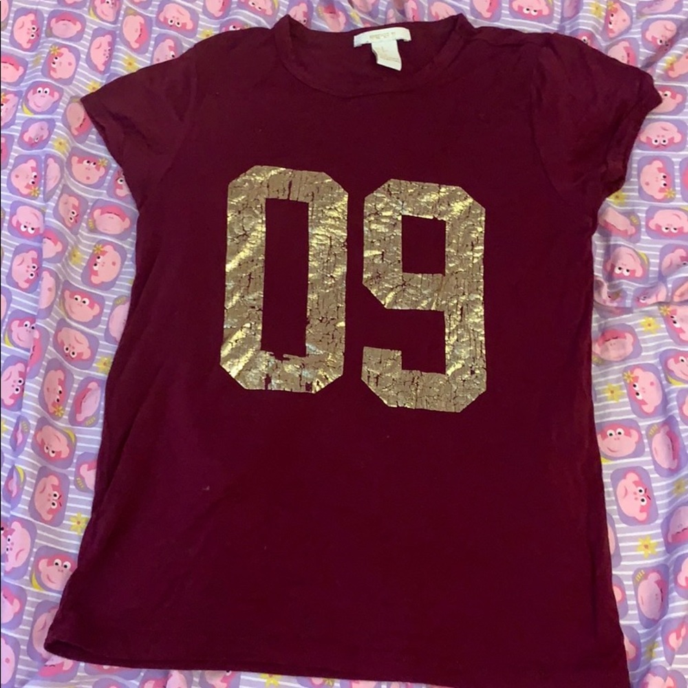 forever 21 maroon t shirt